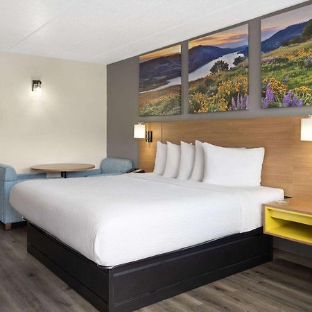 Days Inn By Wyndham Columbus Worthington Экстерьер фото