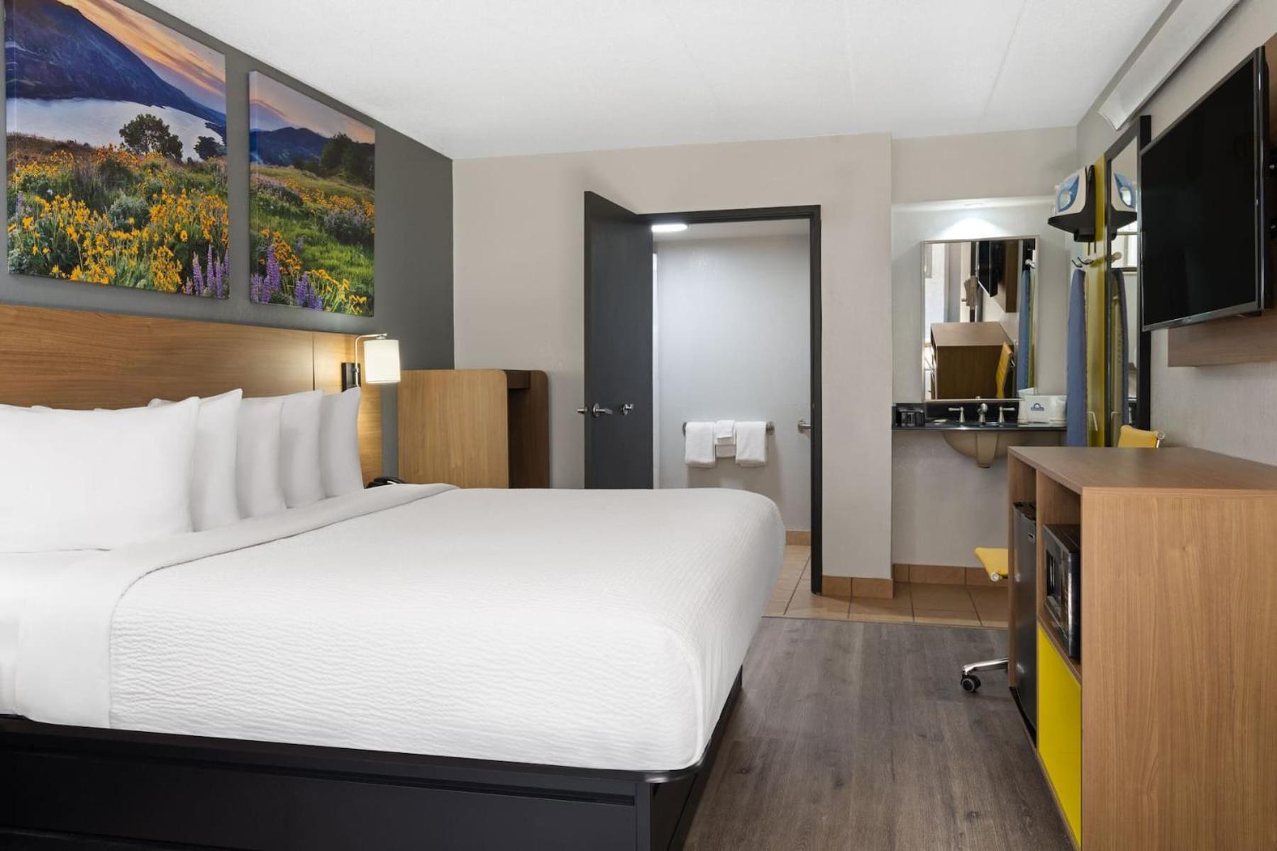 Days Inn By Wyndham Columbus Worthington Экстерьер фото